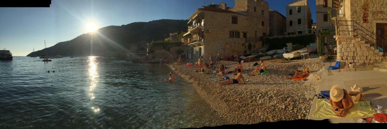 Zanicovo Beach Apartment Komiža Exteriör bild